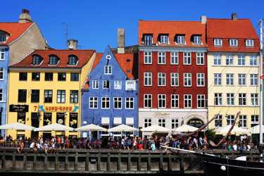Comboios, autocarros e voos para Dinamarca - Compare preços e bilhetes baratos